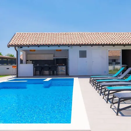 Villa Alba Rossa By Interhome Sisan
